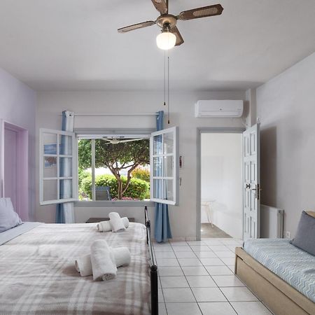 Villa Arni Andros - Βίλα Αρνη Batsi  Luaran gambar