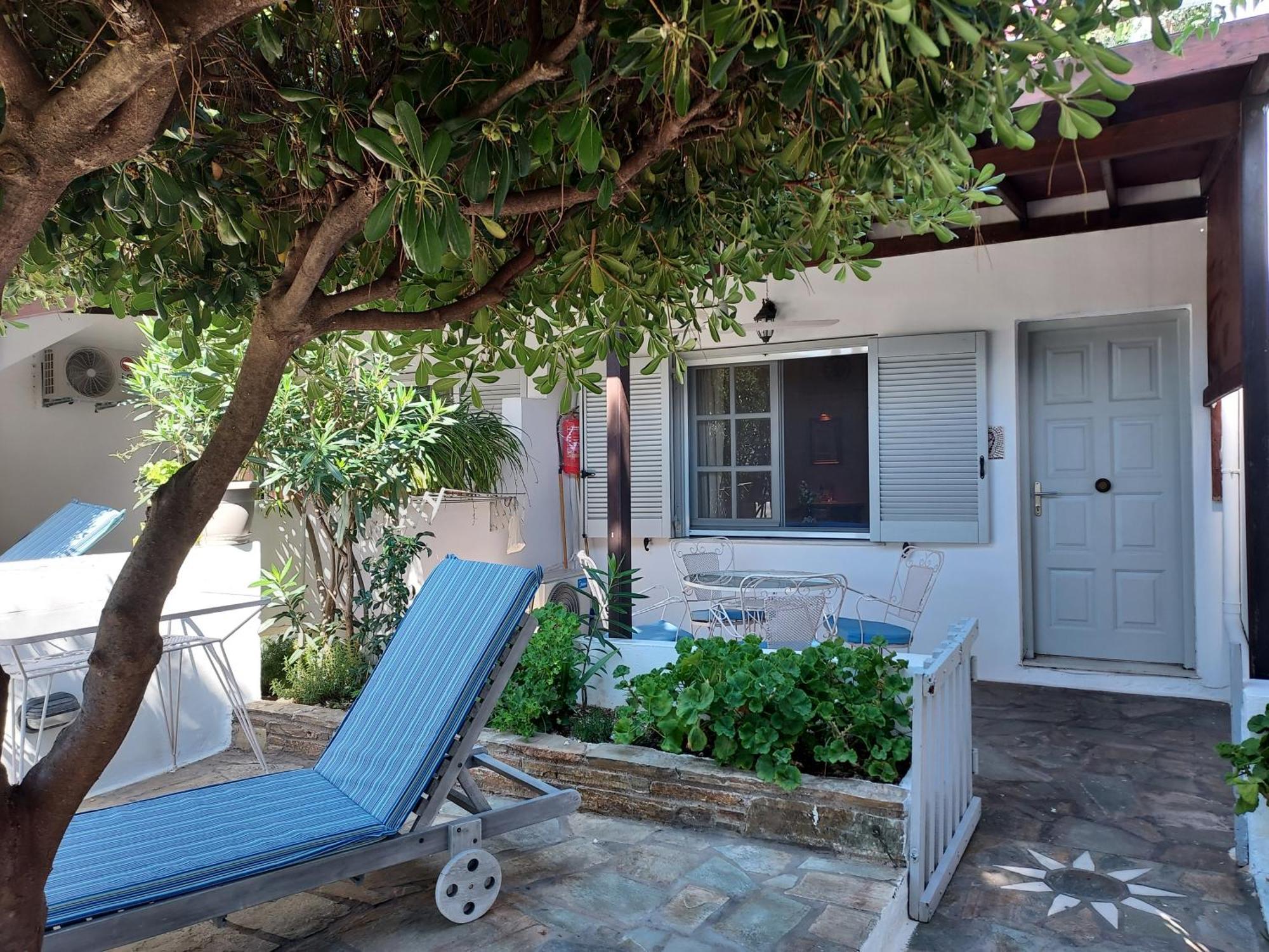 Villa Arni Andros - Βίλα Αρνη Batsi  Bilik gambar