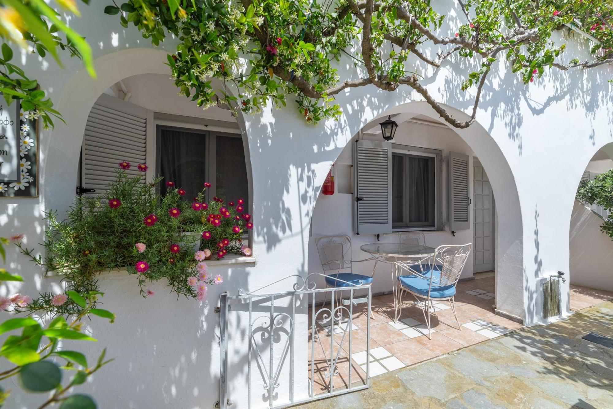 Villa Arni Andros - Βίλα Αρνη Batsi  Luaran gambar